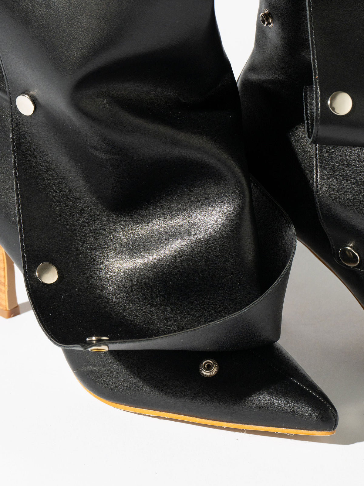 Fini Pointed Toe Buckle Detachable Boots - Signature Black