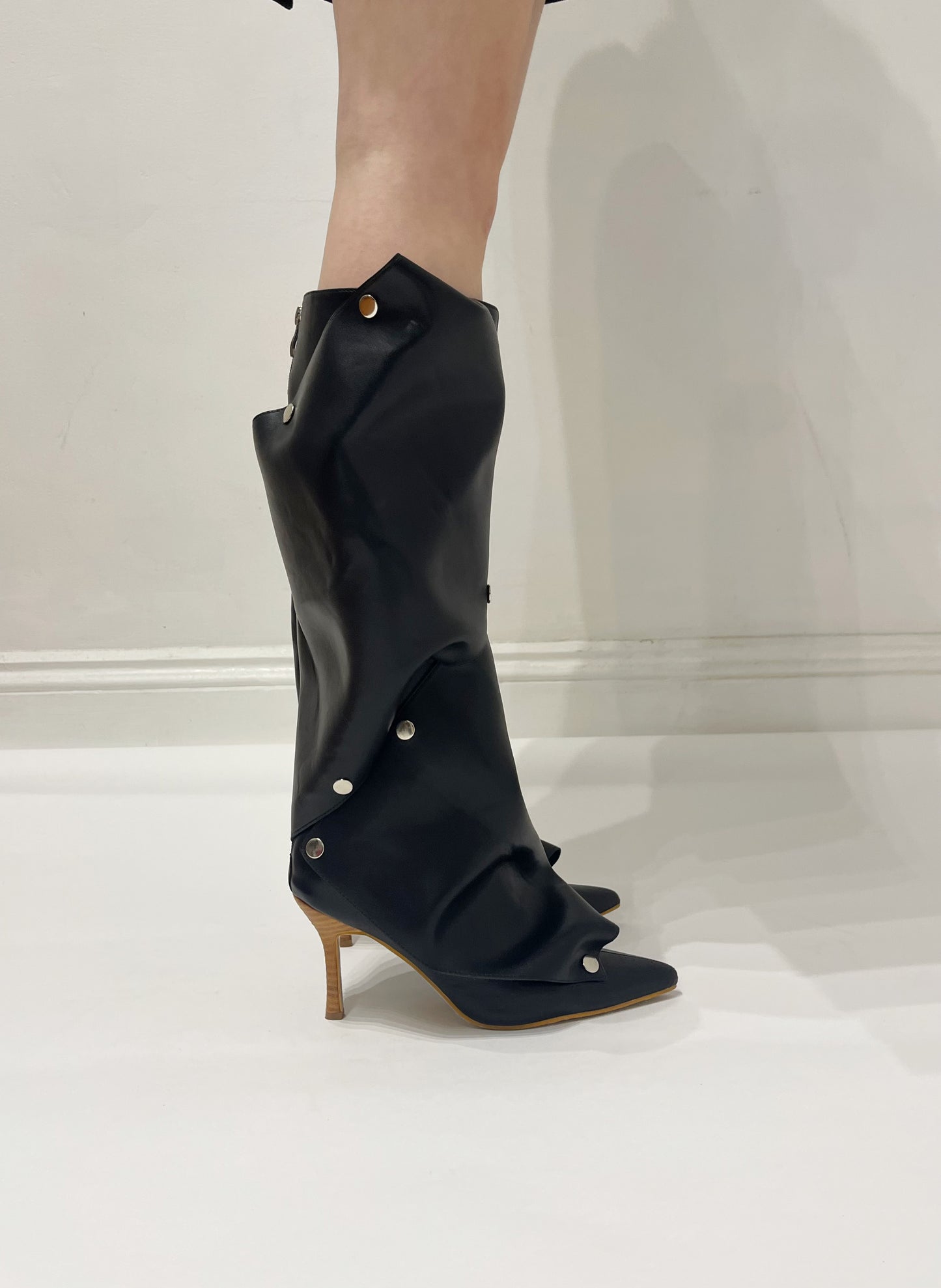 Fini Pointed Toe Buckle Detachable Boots - Signature Black