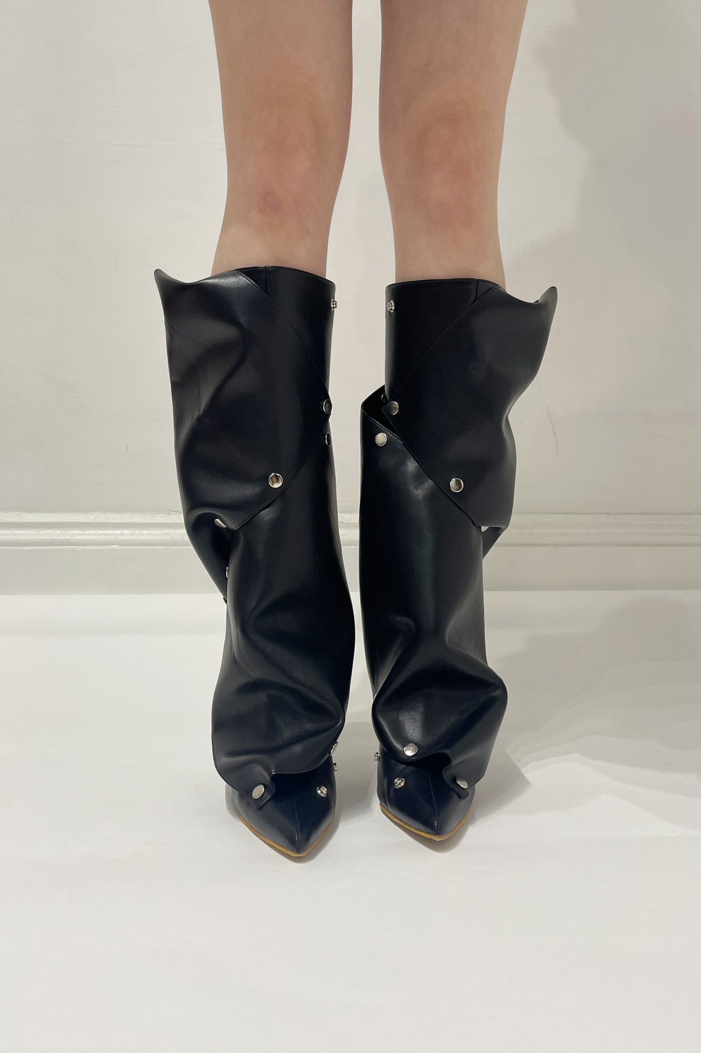 Fini Pointed Toe Buckle Detachable Boots - Signature Black